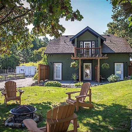 Guest Suites On Benvenuto Brentwood Bay エクステリア 写真
