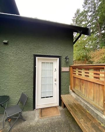 Guest Suites On Benvenuto Brentwood Bay エクステリア 写真