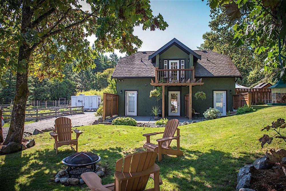 Guest Suites On Benvenuto Brentwood Bay エクステリア 写真
