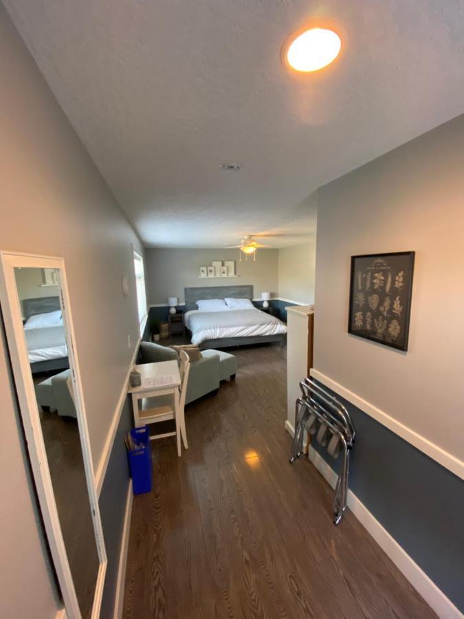 Guest Suites On Benvenuto Brentwood Bay エクステリア 写真